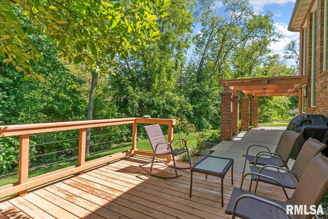 2320 CHATHAM Road, Springfield, IL 62704