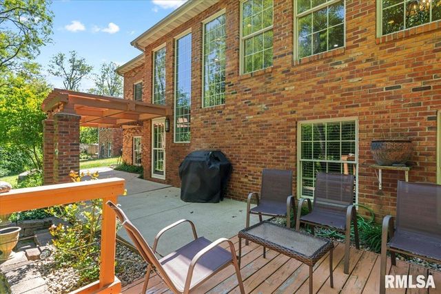 2320 CHATHAM Road, Springfield, IL 62704