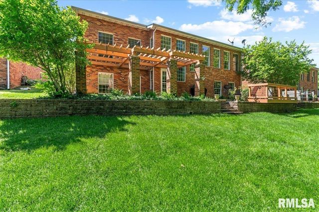 2320 CHATHAM Road, Springfield, IL 62704