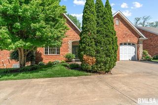 2320 CHATHAM Road, Springfield, IL 62704