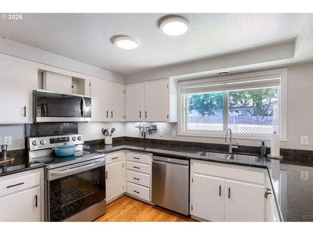 10715 Nw 23RD Ave, Vancouver, WA 98685