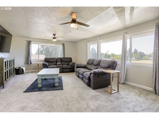 10715 Nw 23RD Ave, Vancouver, WA 98685
