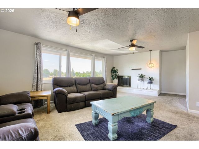 10715 Nw 23RD Ave, Vancouver, WA 98685