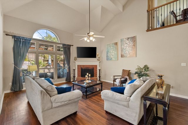 628 Hammond Drive, Mansfield, TX 76063