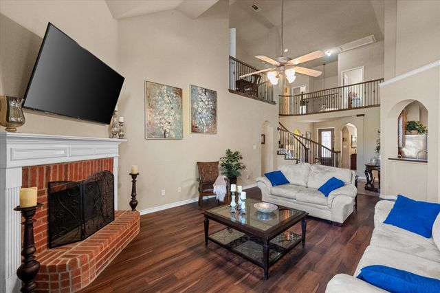 628 Hammond Drive, Mansfield, TX 76063