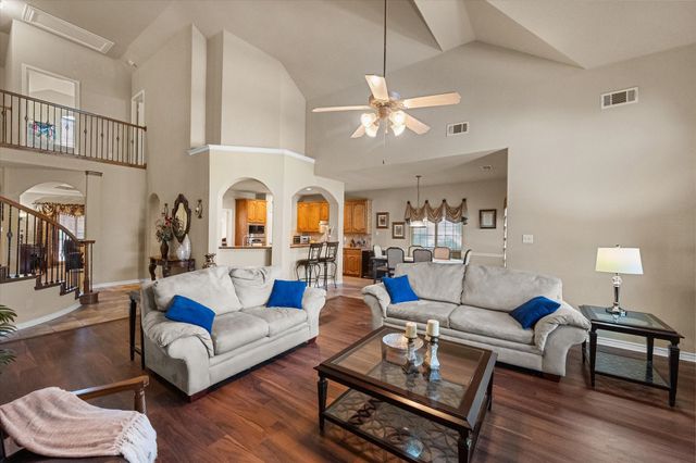628 Hammond Drive, Mansfield, TX 76063