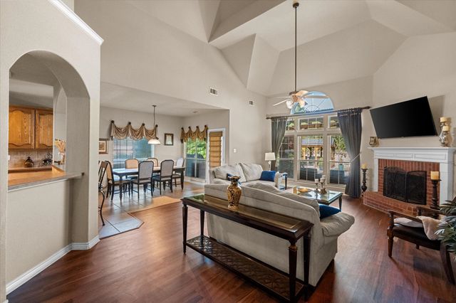 628 Hammond Drive, Mansfield, TX 76063