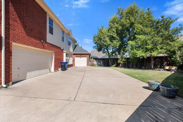 628 Hammond Drive, Mansfield, TX 76063