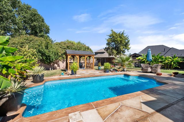 628 Hammond Drive, Mansfield, TX 76063