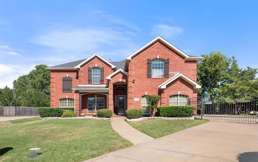 628 Hammond Drive, Mansfield, TX 76063