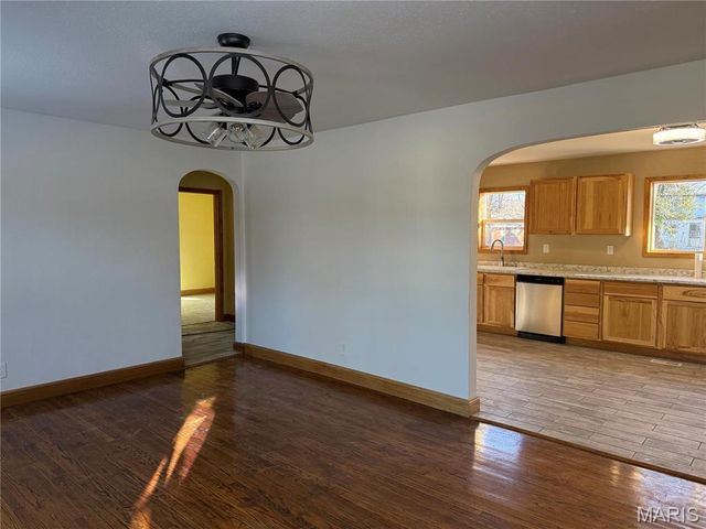 134 N 82nd St, Belleville, IL 62223