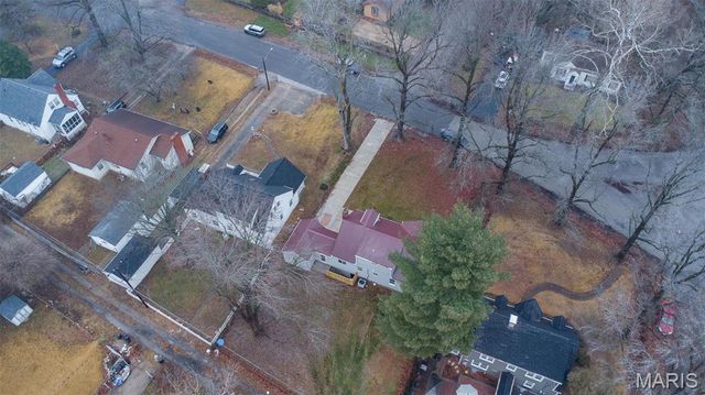 134 N 82nd St, Belleville, IL 62223