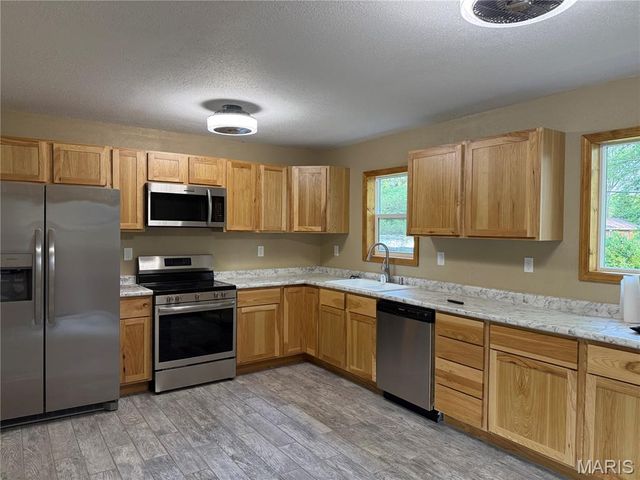 134 N 82nd St, Belleville, IL 62223