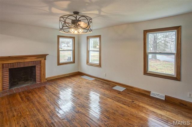 134 N 82nd St, Belleville, IL 62223