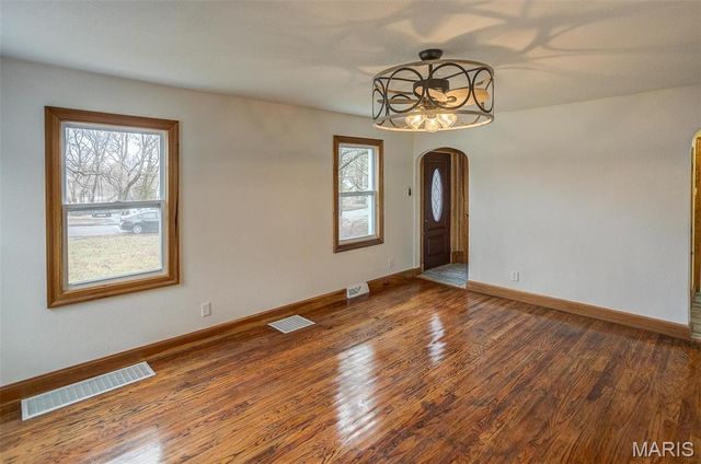 134 N 82nd St, Belleville, IL 62223