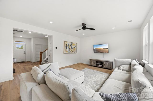 152 Lancashire Court, Denver, NC 28037