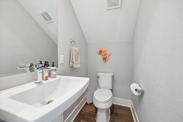 614 Thornton Road D, Houston, TX 77018