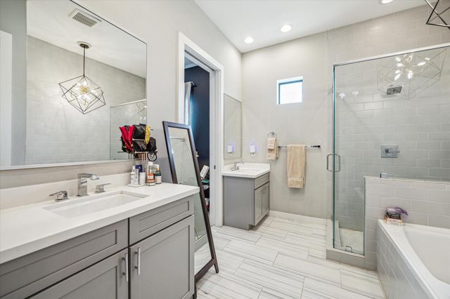 614 Thornton Road D, Houston, TX 77018