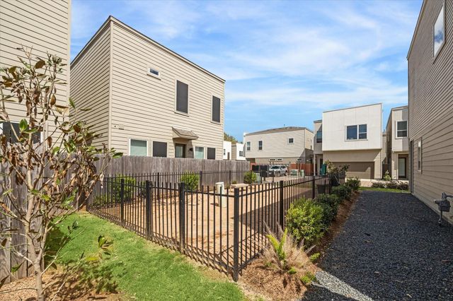 614 Thornton Road D, Houston, TX 77018