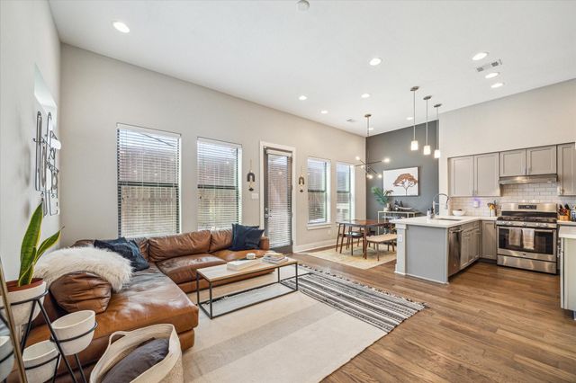 614 Thornton Road D, Houston, TX 77018