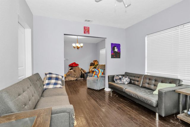 4522 Canal Street, Houston, TX 77011