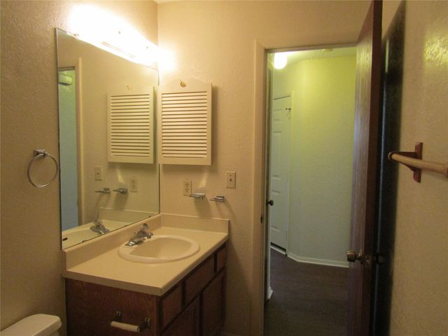 2112 Cedar Bend DR, Austin, TX 78758