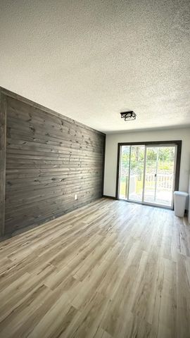 26 Oak Lane, Pine Island, MN 55963