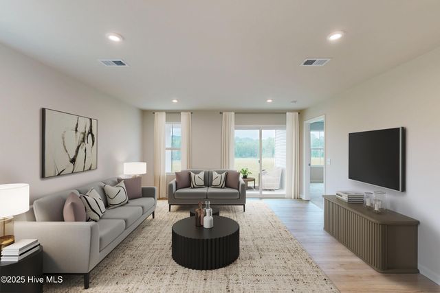 833 Haw Creek Avenue NE, Winnabow, NC 28479