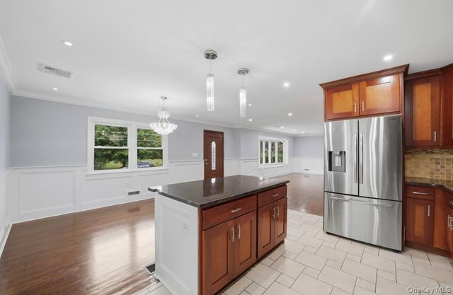 87 Woodlawn Avenue, New Rochelle, NY 10804