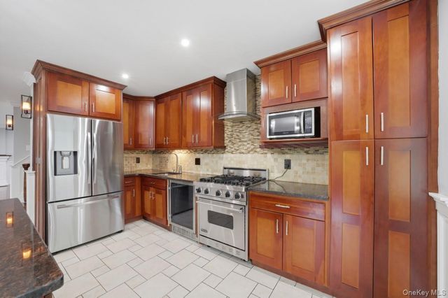 87 Woodlawn Avenue, New Rochelle, NY 10804