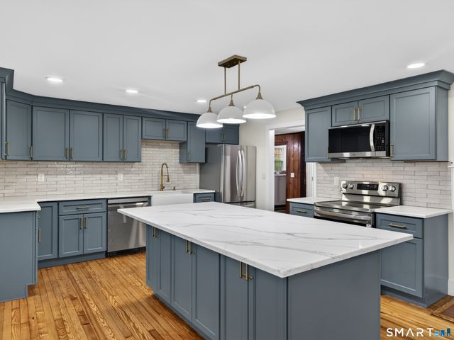 380 Main Street, Meriden, CT 06451