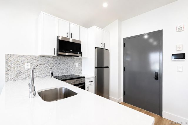 9 Lagrange Avenue APT 3, Poughkeepsie, NY 12603