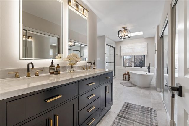 461 Clover Avenue, Lake Forest, IL 60045