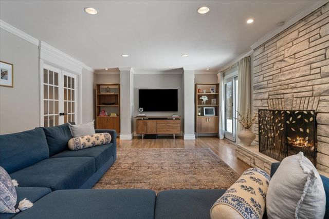 461 Clover Avenue, Lake Forest, IL 60045