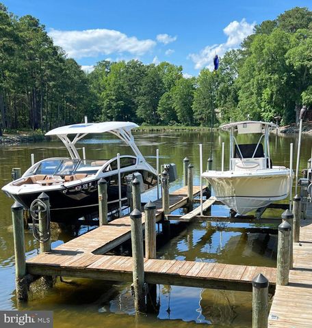 52 REEF CT, Montross, VA 22520