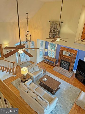 52 REEF CT, Montross, VA 22520