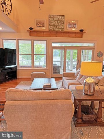 52 REEF CT, Montross, VA 22520