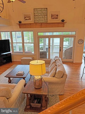 52 REEF CT, Montross, VA 22520