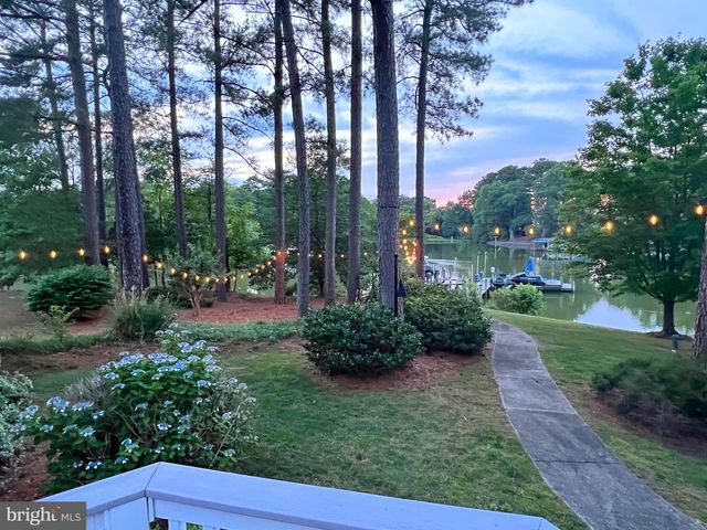 52 REEF CT, Montross, VA 22520