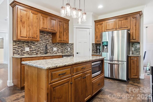 670 Arrow Point Lane, Davidson, NC 28036