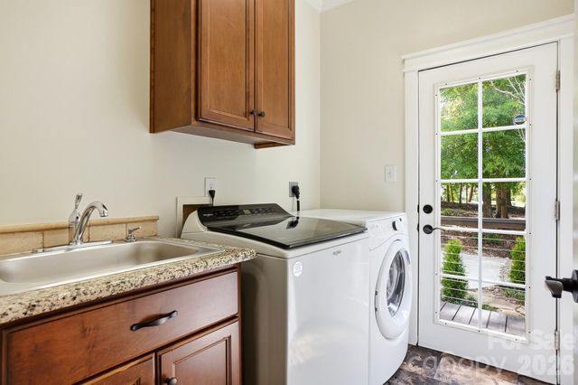 670 Arrow Point Lane, Davidson, NC 28036