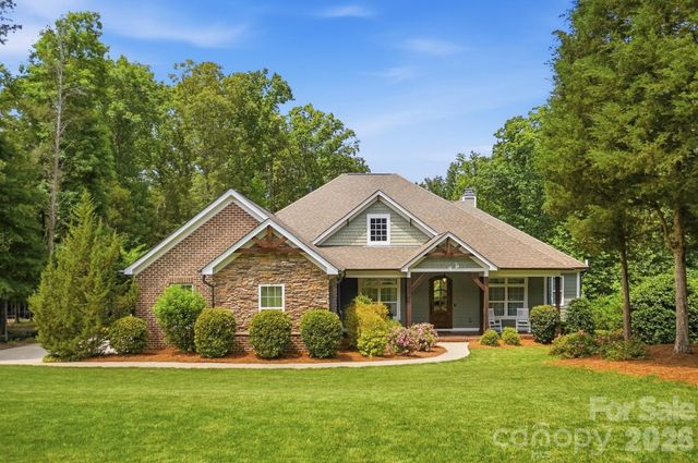 670 Arrow Point Lane, Davidson, NC 28036