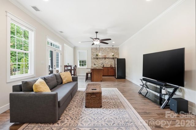 670 Arrow Point Lane, Davidson, NC 28036