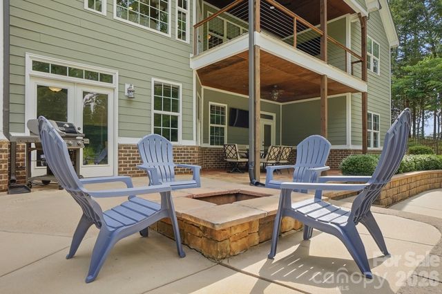 670 Arrow Point Lane, Davidson, NC 28036