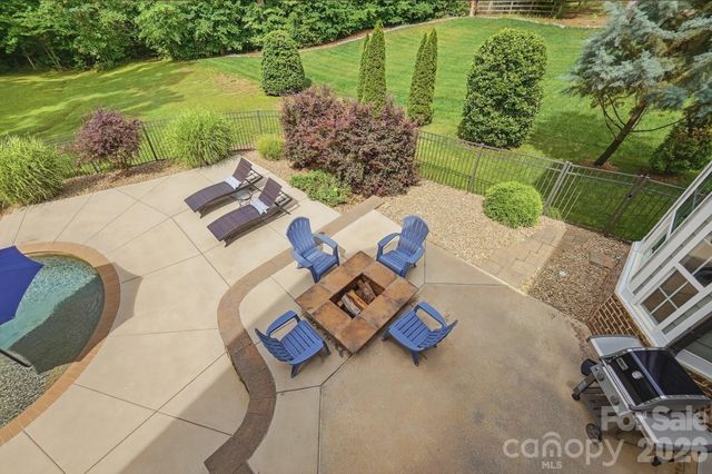 670 Arrow Point Lane, Davidson, NC 28036