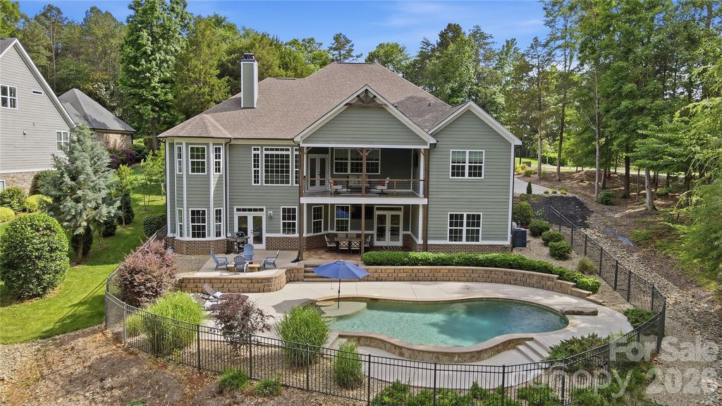 670 Arrow Point Lane, Davidson, NC 28036