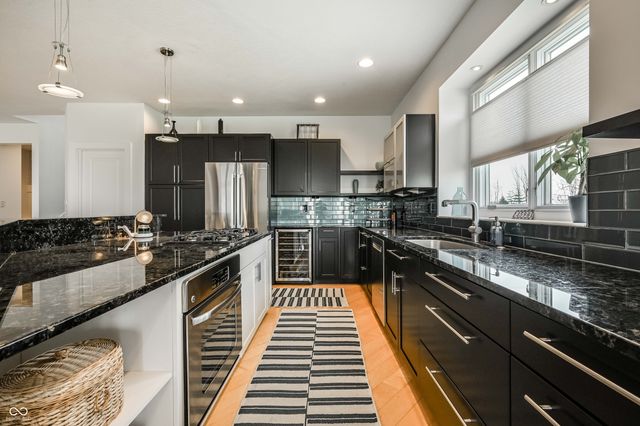 4598 S Ridgeview Drive, Greenfield, IN 46140