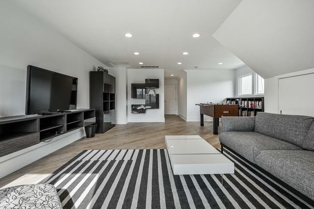 4598 S Ridgeview Drive, Greenfield, IN 46140