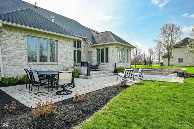 4598 S Ridgeview Drive, Greenfield, IN 46140