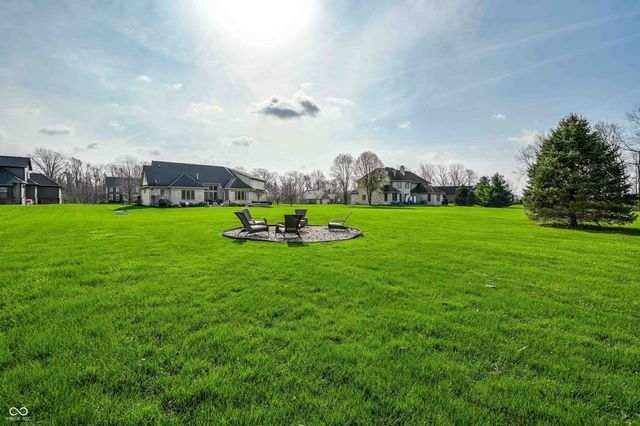 4598 S Ridgeview Drive, Greenfield, IN 46140